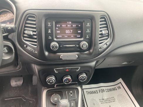 Used 2018 Jeep Compass Latitude image 23