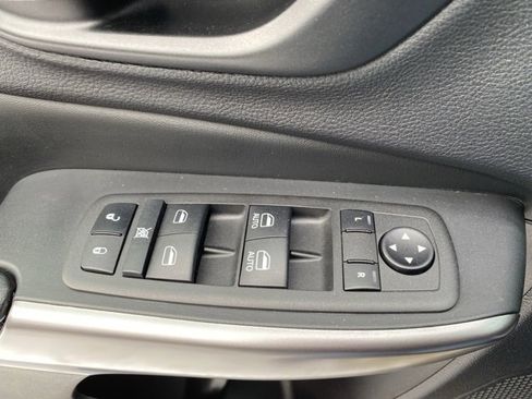 Certified 2021 Jeep Cherokee Latitude w/ Safety Group image 29