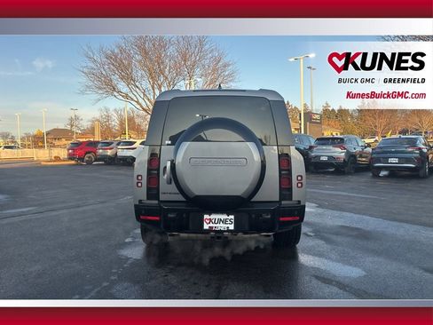 Used 2024 Land Rover Defender 130 X-Dynamic SE image 6