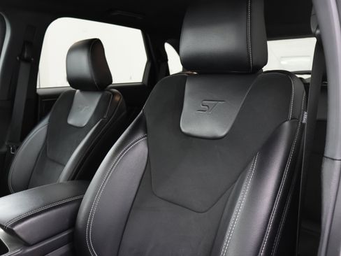 Used 2023 Ford Edge ST image 44