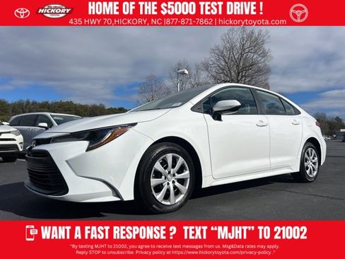 Used 2025 Toyota Corolla LE image 1