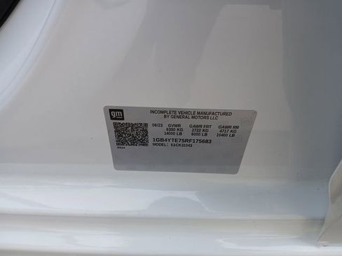 Certified 2024 Chevrolet Silverado 3500 LT w/ Convenience Package image 32