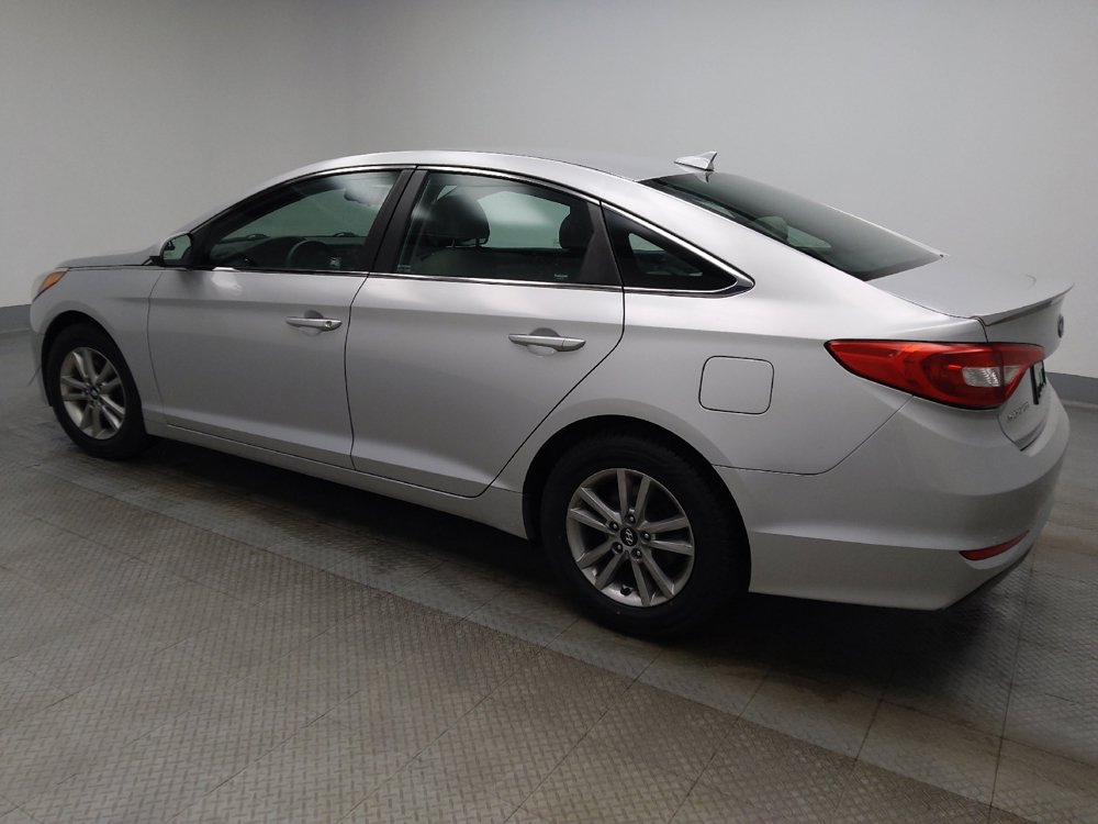 Used 2015 Hyundai Sonata SE w/ Option Group 02 FWD image 3