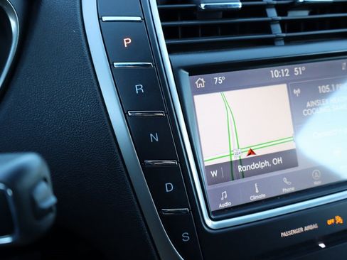 Used 2020 Lincoln Nautilus Reserve image 13