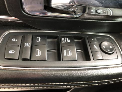 Used 2016 RAM 1500 Laramie AWD/4WD image 35
