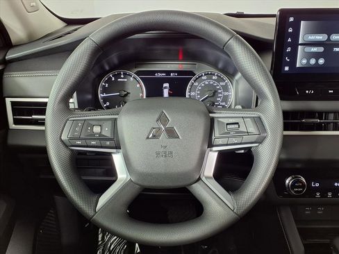 New 2026 Mitsubishi Outlander ES image 23