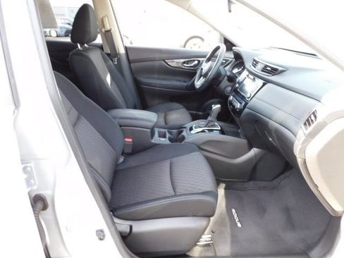 Certified 2019 Nissan Rogue SV image 18