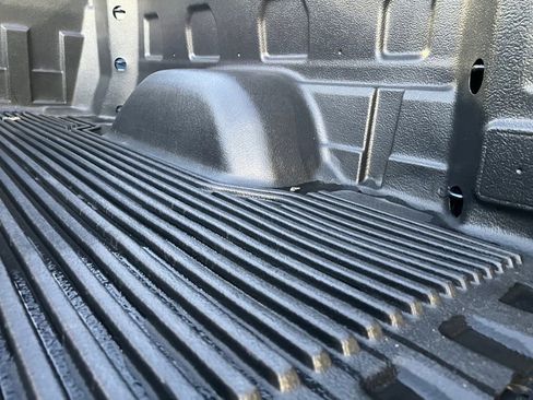 Used 2019 Chevrolet Silverado 1500 LT image 6