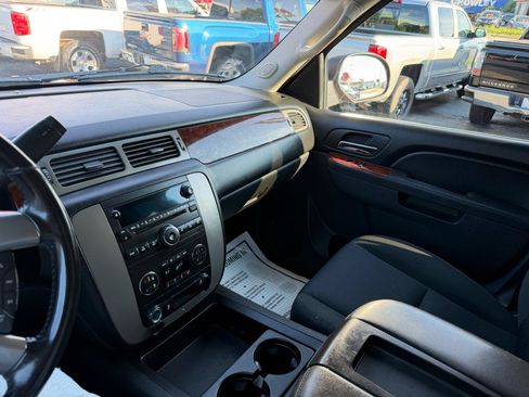 Used 2013 GMC Yukon XL SLE w/ Suspension Package, Off-Road AWD/4WD image 20