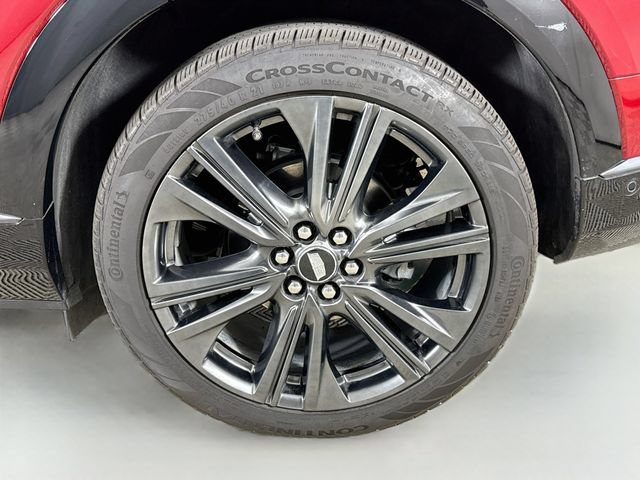 Used 2025 Cadillac Optiq Sport 2 w/ LPO, Floor Liner Package AWD/4WD image 31