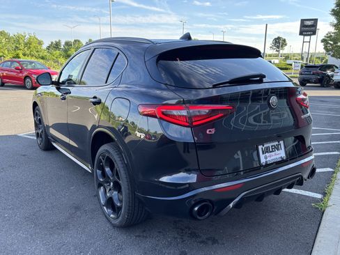 Used 2023 Alfa Romeo Stelvio Veloce AWD/4WD image 6