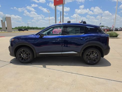 New 2026 Nissan Kicks SR w/ Cold Weather Package FWD image 4
