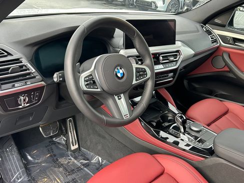Used 2025 BMW X4 xDrive30i w/ M Sport Package AWD/4WD image 13