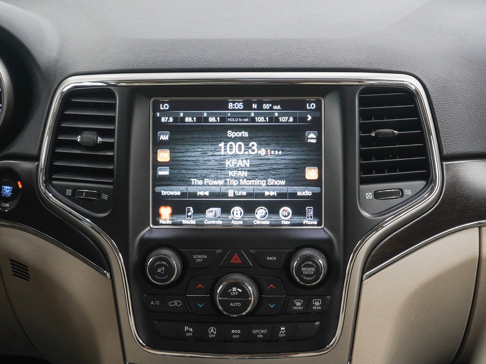 Used 2017 Jeep Grand Cherokee Limited AWD/4WD image 14
