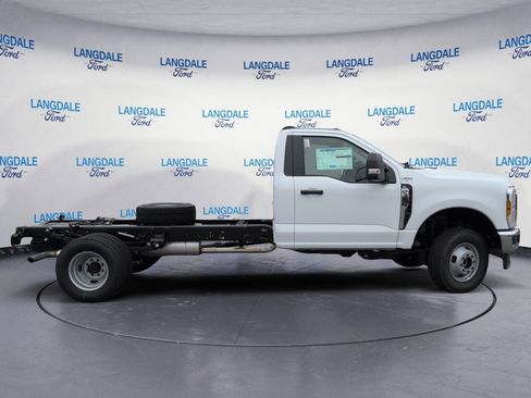 New 2026 Ford F350 XL w/ XL Chrome Package image 3