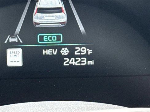 Certified 2025 Kia Niro SX Touring image 29