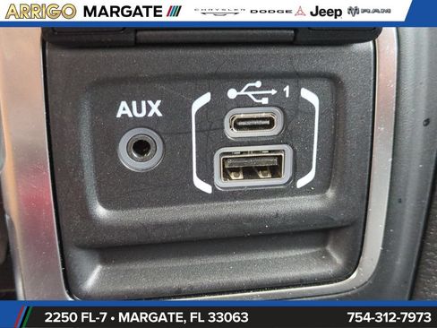 Used 2024 Jeep Gladiator Sport AWD/4WD image 24