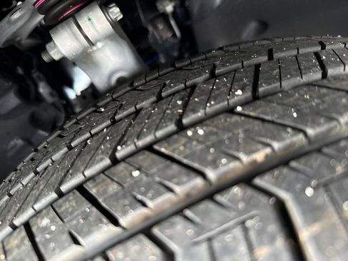 New 2026 BMW 530i xDrive w/ Premium Package image 28