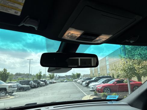 Used 2017 Ford Explorer Platinum image 27