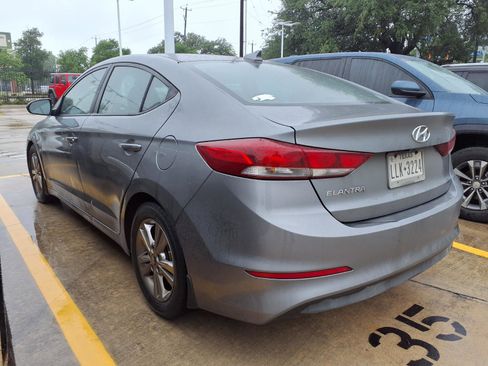 Used 2018 Hyundai Elantra SEL FWD image 2