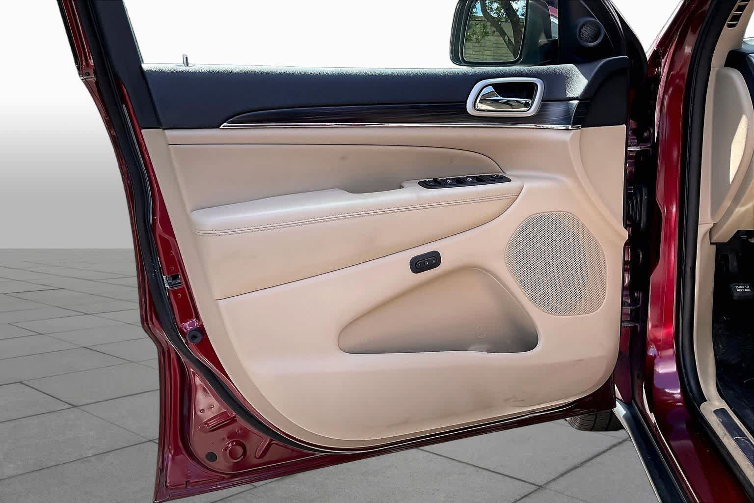 Used 2019 Jeep Grand Cherokee Limited w/ Luxury Group II RWD image 23