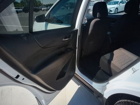 Used 2024 Chevrolet Equinox LT AWD/4WD image 9