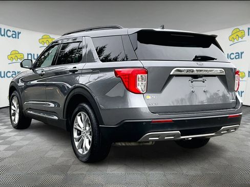 Used 2022 Ford Explorer XLT w/ Equipment Group 202A image 4