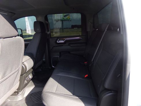 Used 2025 Chevrolet Silverado 2500 LT image 24