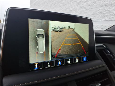 Used 2022 GMC Yukon SLT w/ SLT Premium Package image 22