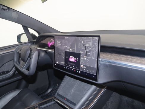 Used 2022 Tesla Model X image 49