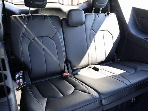 New 2026 Chrysler Pacifica Select FWD image 12