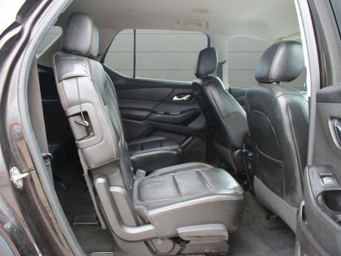 Used 2019 Chevrolet Traverse LT AWD/4WD image 17