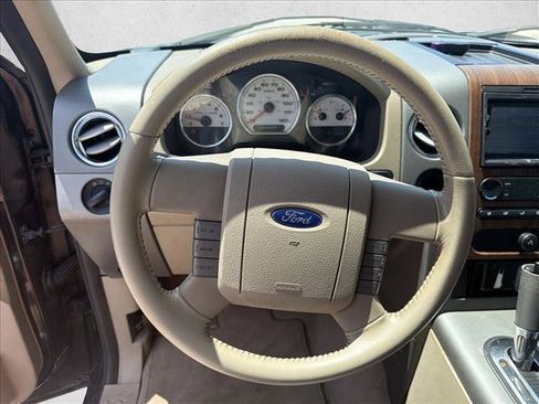 Used 2004 Ford F150 Lariat RWD image 13