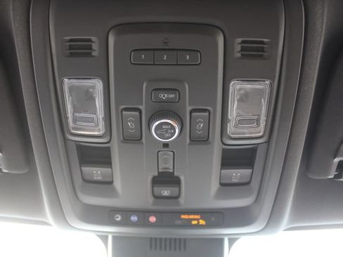 Used 2024 Chevrolet Tahoe High Country w/ Advanced Technology Package AWD/4WD image 38