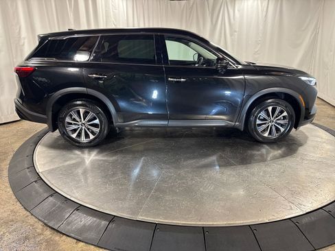 Certified 2025 INFINITI QX60 Pure image 9