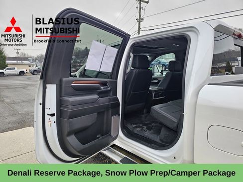 Used 2025 GMC Sierra 2500 Denali w/ Denali Reserve Package image 16