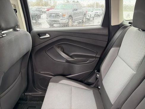 Used 2018 Ford Escape SE image 19
