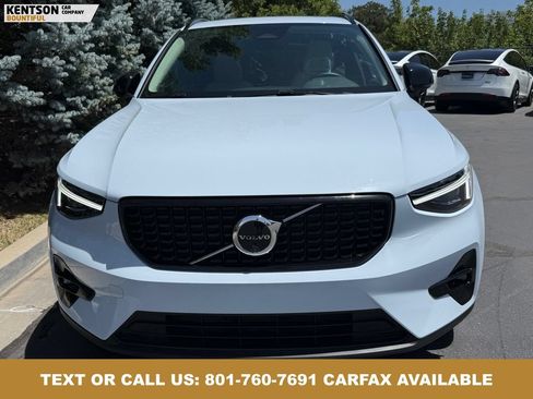 Used 2026 Volvo XC40 B5 Plus AWD/4WD image 2