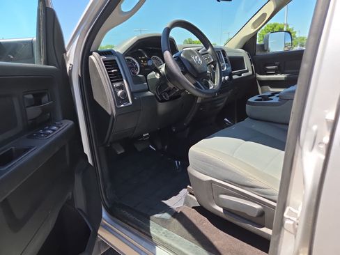 Used 2018 RAM 2500 Tradesman w/ Chrome Appearance Group AWD/4WD image 10