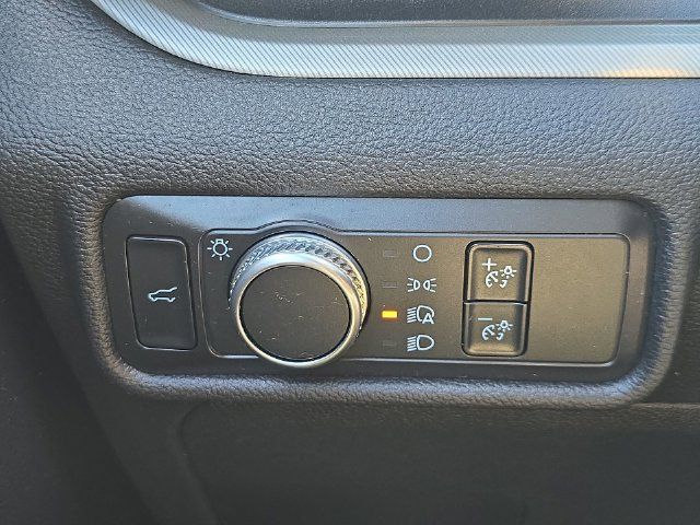 Used 2020 Ford Explorer XLT RWD image 18