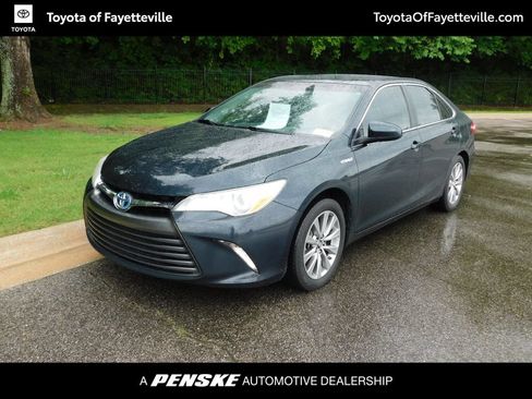 Used 2016 Toyota Camry XLE w/ Moonroof Package FWD image 1