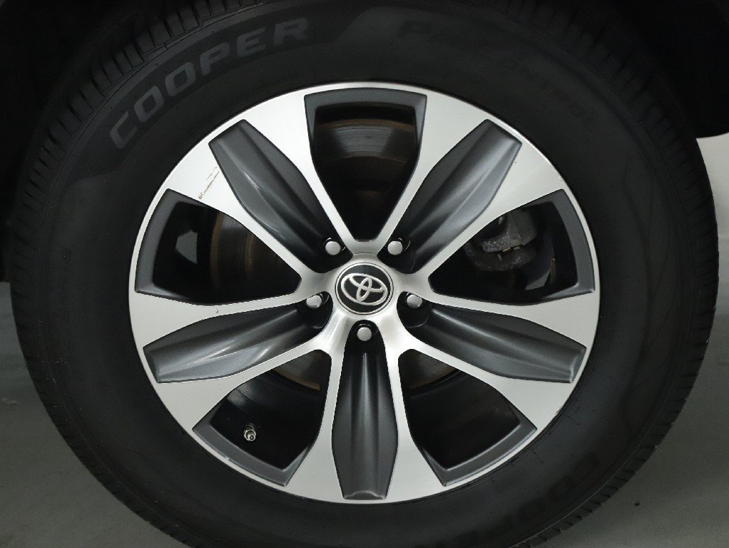 Used 2021 Toyota Highlander XLE AWD/4WD image 42