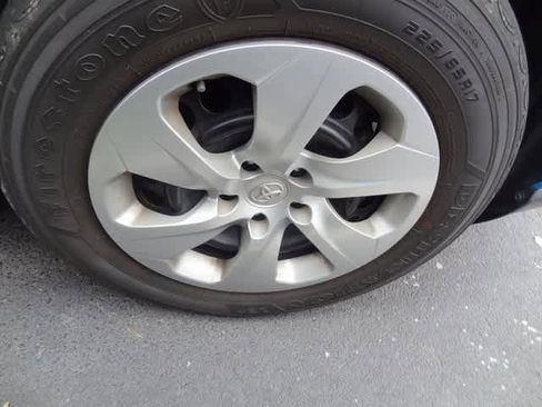 Used 2019 Toyota RAV4 LE image 21