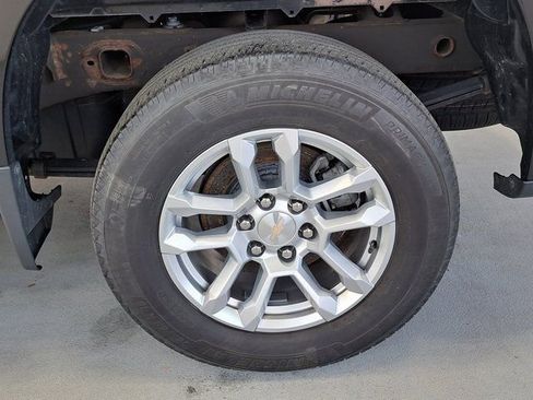 Used 2023 Chevrolet Silverado 1500 LT image 34