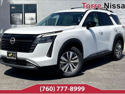 New 2026 Nissan Pathfinder SL image 1