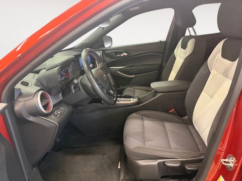 Used 2024 Chevrolet Trax RS w/ Driver Confidence Package FWD image 23