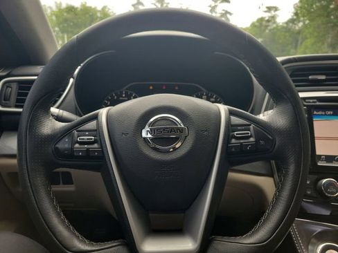 Used 2016 Nissan Maxima 3.5 SV w/ Interior Lighting Package FWD image 17