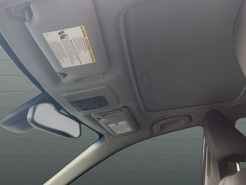 Used 2018 Toyota Camry LE w/ Moonroof Package image 14