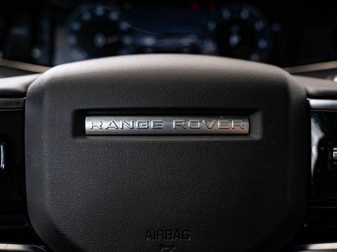 Used 2023 Land Rover Range Rover Evoque R-Dynamic SE image 31