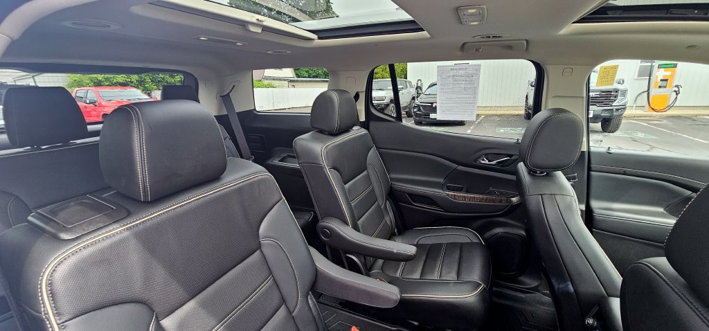 Used 2022 GMC Acadia Denali w/ GMC Pro Grade Package AWD/4WD image 28
